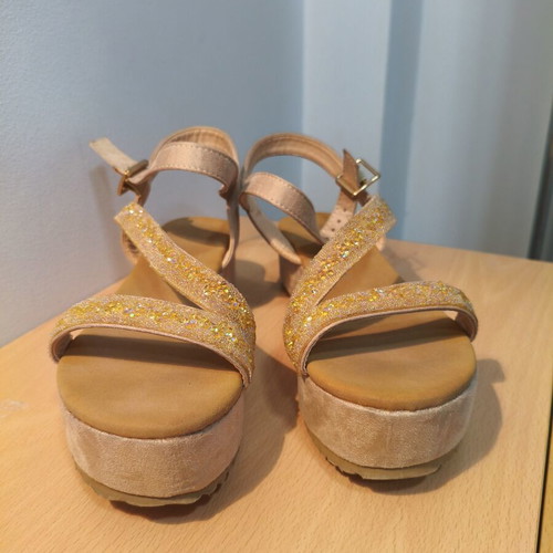 Lisa-w Beige Platform Sandals Like New, Size 38, Strass Details