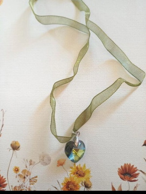 Heart Necklace new, dark green with small sparkling heart