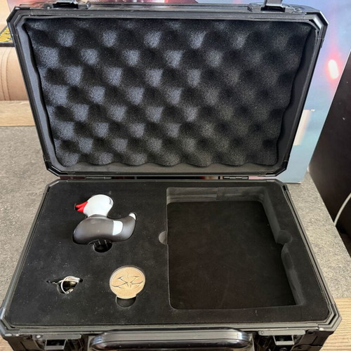 Hitman 2 Collector Edition new without game and metal case