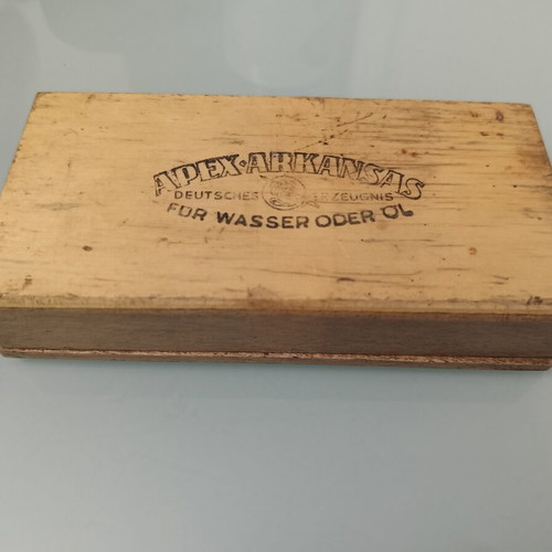 Apex-Arkansas sharpening stone like new in wooden box