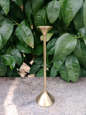 Brass candlestick like new, elegant