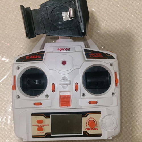 MJX X101 X300C X600 RC Quadcopter/Hexacopter Transmitter like new with phone holder