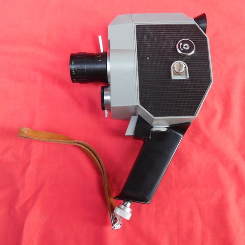 Kbapu QUARZ 5 8mm vintage video camera from the 1960s in excellent condition