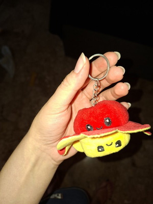 Plush keychain like new, perfect for keys or bag