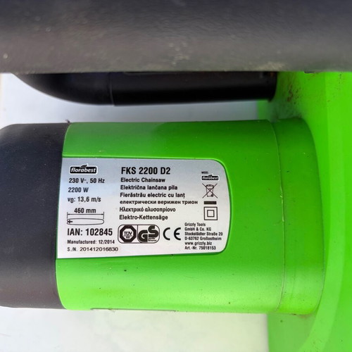 Electric chainsaw like new, barely used