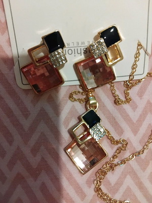 Jewelry earrings and pendant necklace new, golden with pink crystal