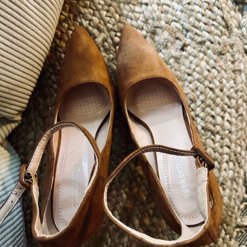 Suede strap pumps tan new, size 40, 9 cm heel