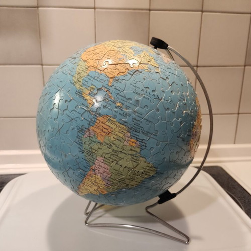 Ravensburger 3D globe puzzle, 20cm diameter, 540 pieces