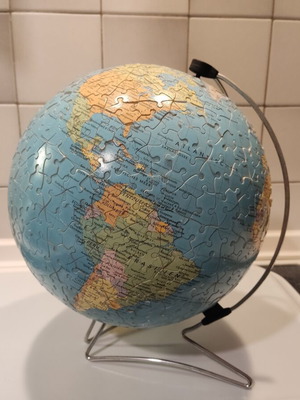 Ravensburger 3D globe puzzle, 20cm diameter, 540 pieces