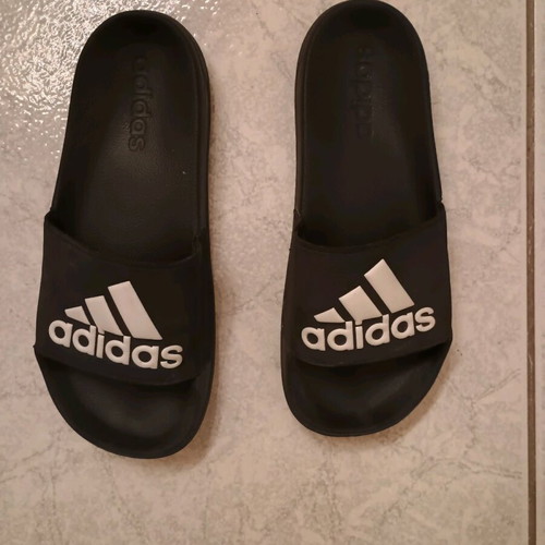 Adidas kids black flip-flops used, size 38