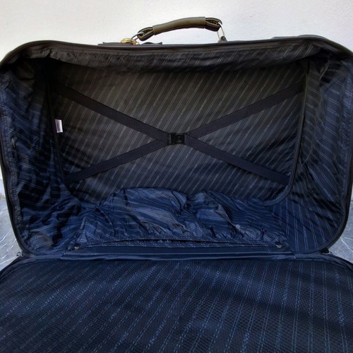 Brown Gino De Vinci suitcase like new