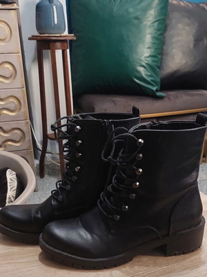Women's boots like new, size 41, black