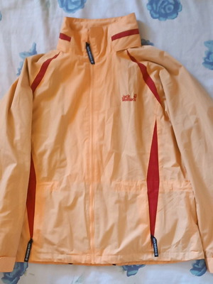 Jack Wolfskin jacket like new, size L, orange
