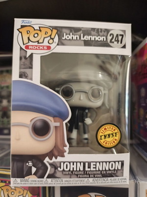 Funko Pop John Lennon Chase new with protector