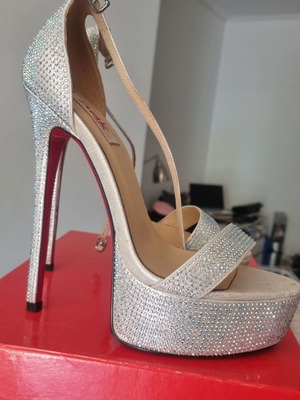 Nak sandals with rhinestones size 38 new, silver