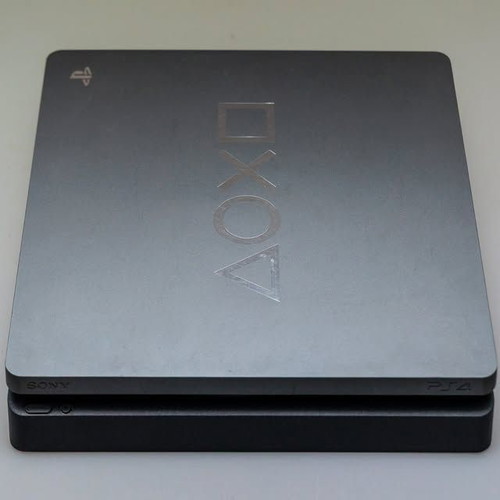 PlayStation 4 Slim 1TB Days of Play Limited Edition like new