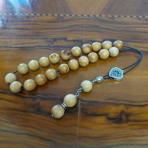 Komboloi from olive wood new, 21+3 beads with metal decorations