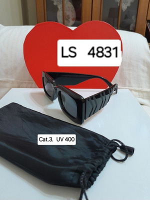LS 4831 Women's Sunglasses like new, black, UV 400 protection