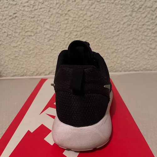 Nike Rosherun athletic shoes used, size 41, black