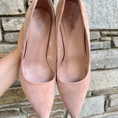 NAK Nude Suede Pumps like new, size 39
