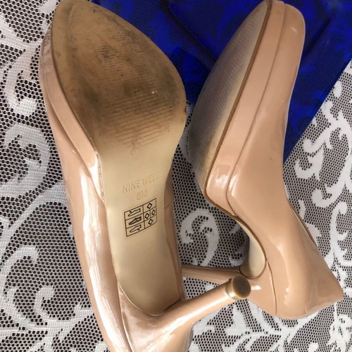 Nine West nude pumps like new, size 38