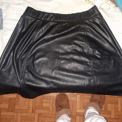Celestino skirt new, faux leather style M-L, black