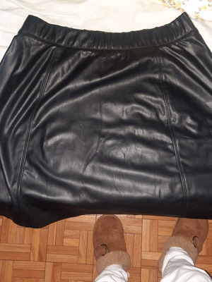 Celestino skirt new, faux leather style M-L, black