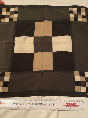 Scarf new brown