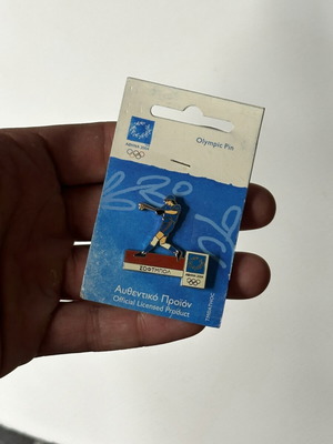 Athens 2004 Softball Olympic Pin like new, official licensed product