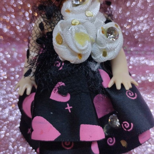 Ddung collectible doll from North Korea like new