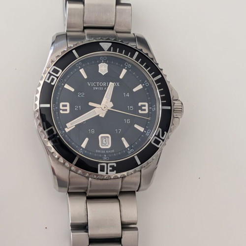 Victorinox Maverick 241697 Swiss Made wristwatch