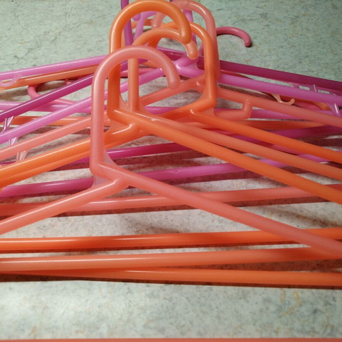 Children's hangers like new, pack of 10