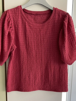 Zara women's red puff sleeve short blouse like new, size L