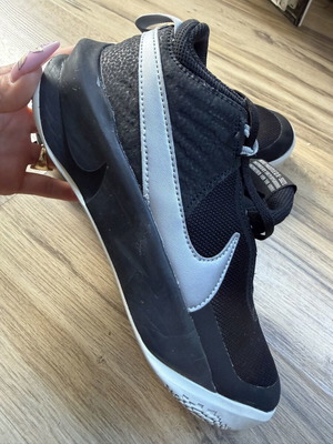 Nike Team Hustle high sneakers size 38 like new black