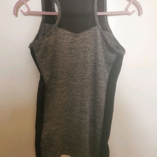 Fitness set like new, grey knee-length leggings and sleeveless top