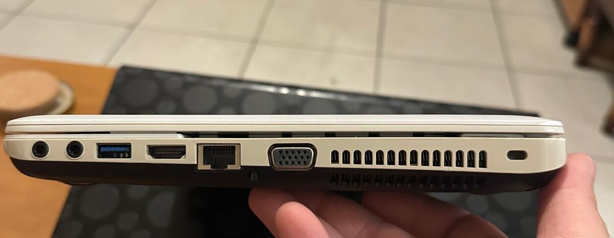 Toshiba Satellite L830-106 laptop like… - € 100,00 - Vendora.cy