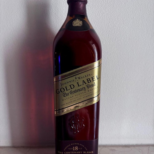 Johnnie Walker Gold Label 18 Year The Centenary Blend whisky, rare collectible