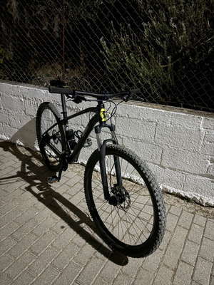 Mountain bike, black, 20 inch, disc brakes, front suspension