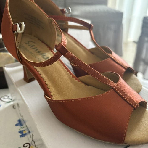 Dance shoes 7M leather used size 39