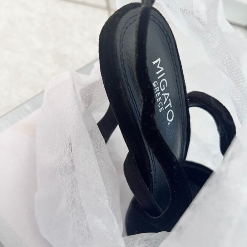 Migato velvet black pumps new with thin 11.5 cm heel