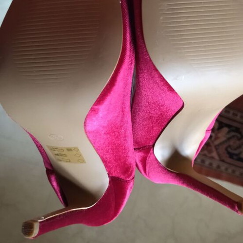 Blondie red velvet stiletto heels new, size 39