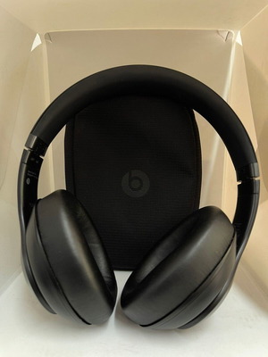Beats Studio Pro A2924 безжични over-ear слушалки като ново, ANC, Spatial Audio