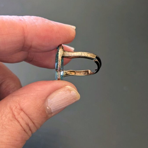 Silver ring with blue stone like new