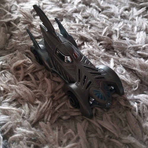 Hot Wheels Batmobile like new