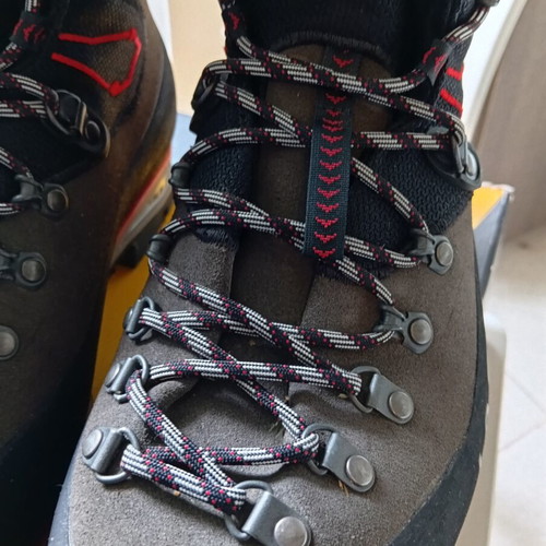 La Sportiva Nepal Trek Evo GTX hiking boots size 44, gift included