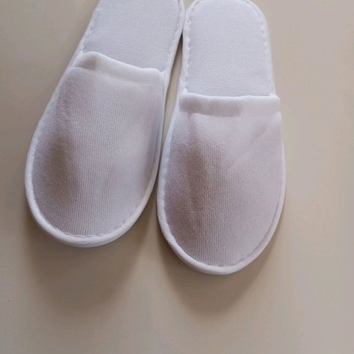 Disposable new slippers, pack of 5, white, one size