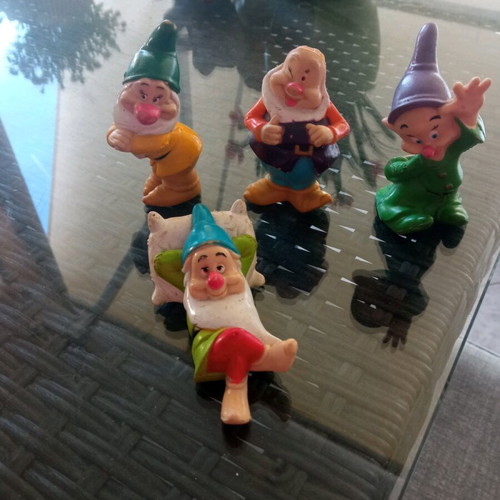 4 Snow White Dwarfs Disney used decorative figures
