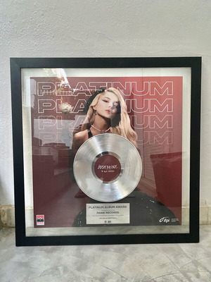 Platinum album award for Josephine's Τα Καλά Κορίτσια album like new