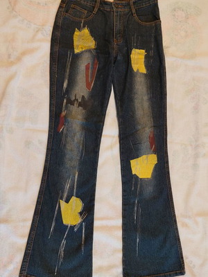 Jeans like new with colorful geometric details