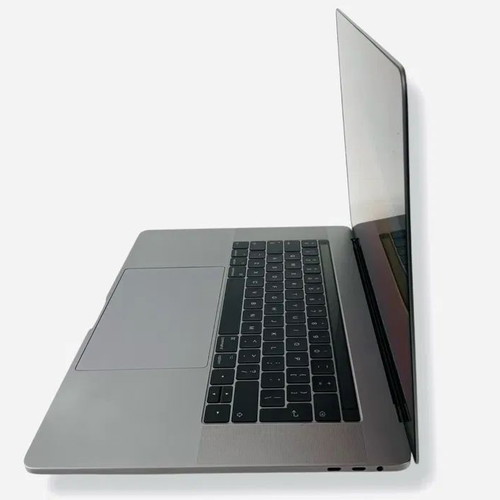 Apple MacBook Pro 15" 2019 i7 2.6GHz 32GB RAM 1TB SSD Radeon Pro 555X like new